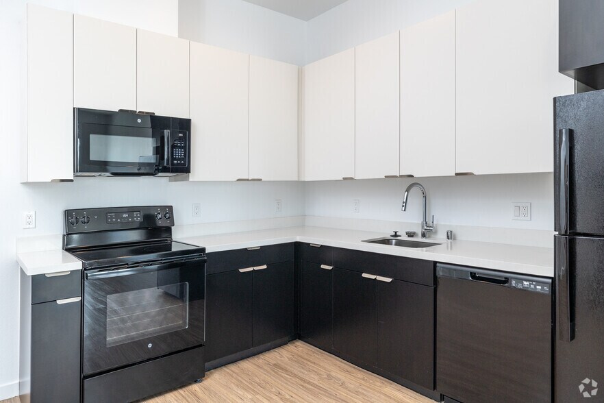 More Photos Of 107 S Hewitt St, Los Angeles Apartments For Lease