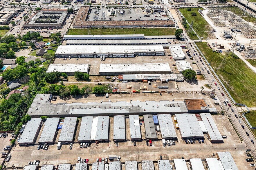 More Photos Of 9931 Harwin Dr, Houston Warehouse For Lease