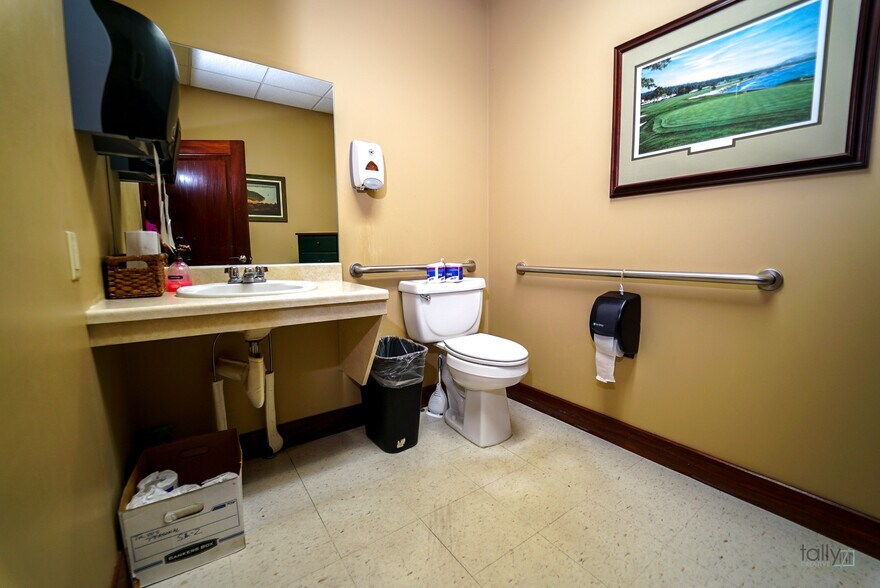 More Photos Of 3032 W Stolley Park Rd, Grand Island Office For Lease