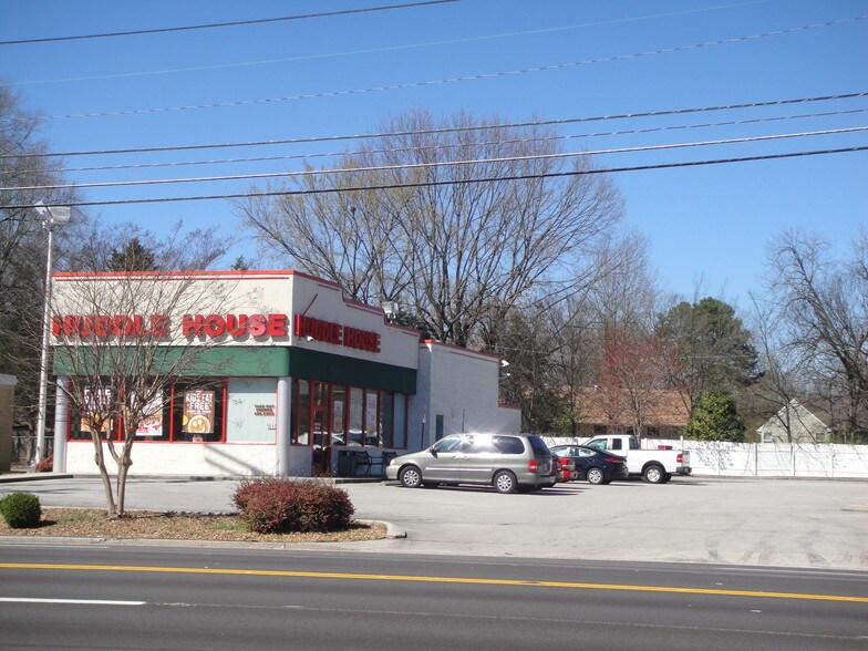 More Photos Of 5611 Brainerd Rd, Chattanooga Restaurant For Sale