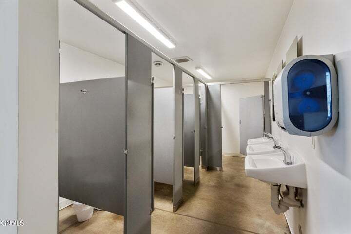 More Photos Of 213 11th St W, Williston Restaurant For Sale