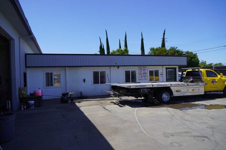 More Photos Of 1336-1340 Dixieanne Ave, Sacramento Warehouse For Sale