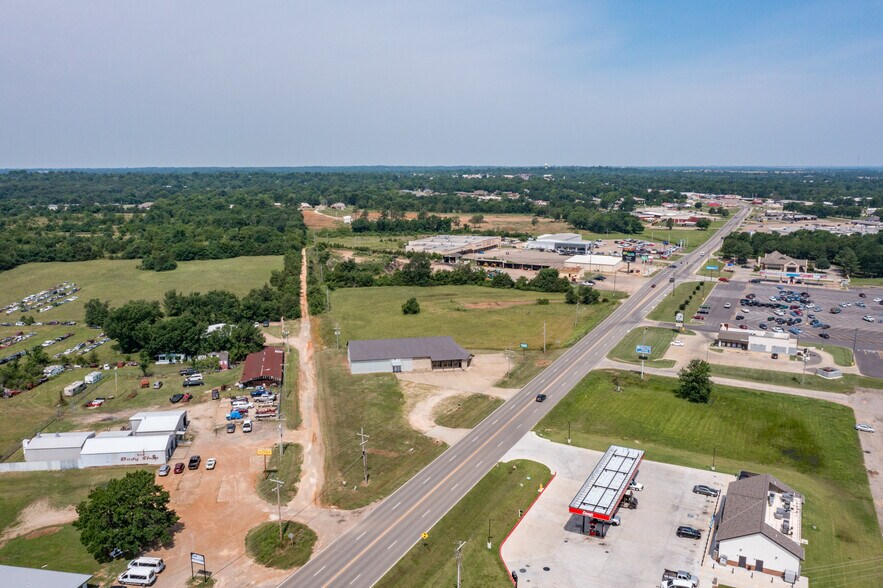 More Photos Of 1910 E Jackson St, Hugo Freestanding For Sale