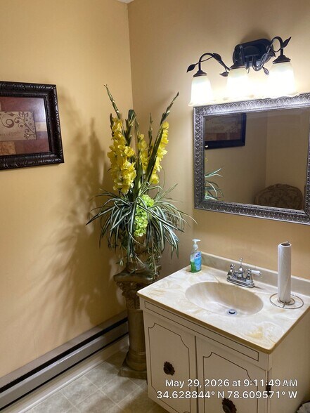 More Photos Of 116 Pine st, Elizabethtown Showroom For Sale