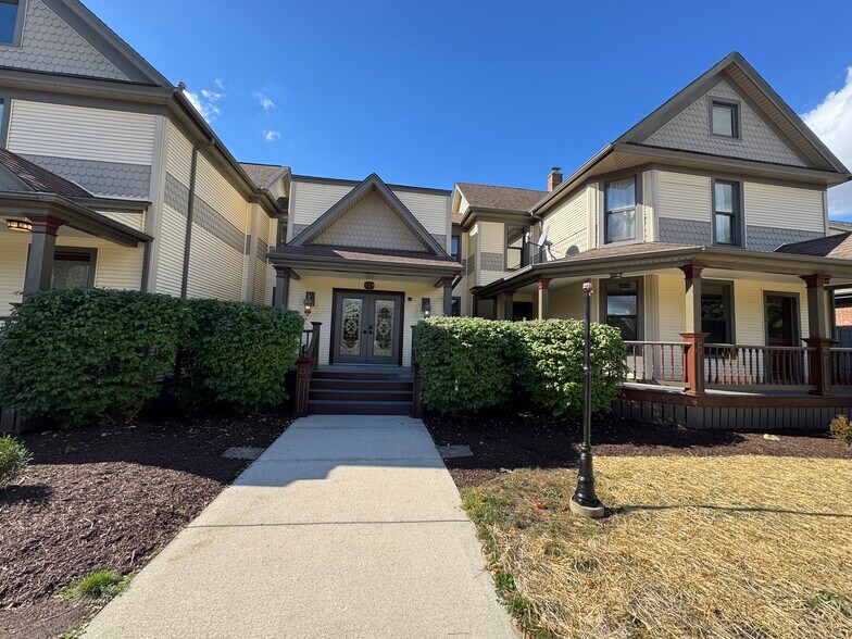 More Photos Of 121 N Washington St, Naperville Medical For Lease