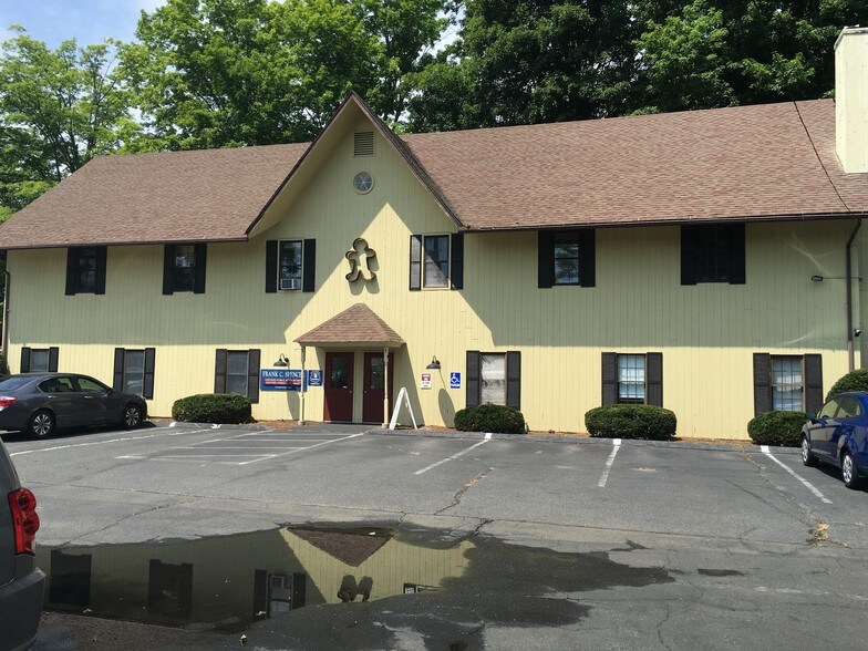 More Photos Of 196 Danbury Rd, Wilton Office For Sale