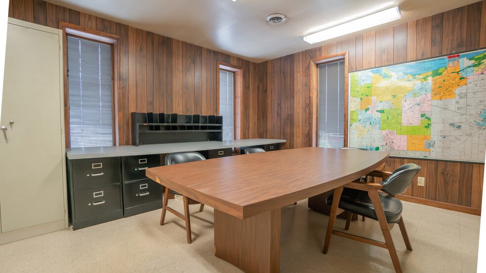 More Photos Of 1019 E Summit St, Crown Point Warehouse For Sale