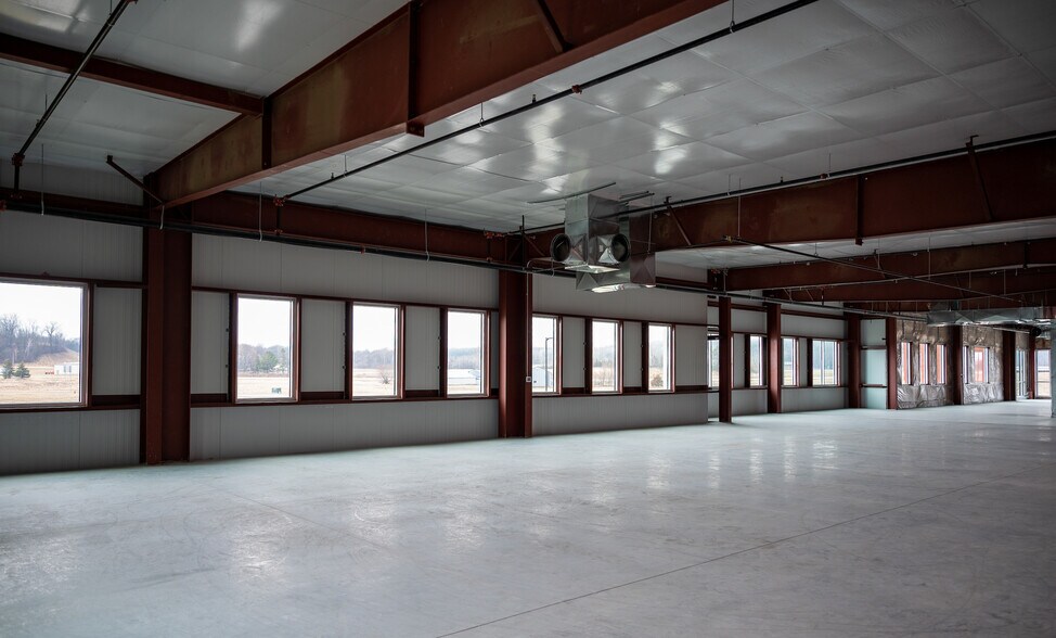 More Photos Of 1091 Sutherland Ave, River Falls Flex For Sale