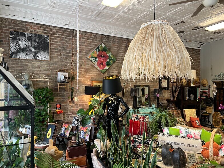 More Photos Of 148 S Moore St, Sanford Restaurant For Lease