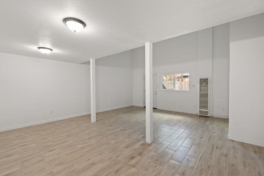 More Photos Of 1825 Baker St, Bakersfield Specialty For Sale