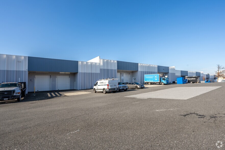 Primary Photo Of 8335-8373 Ardwick Ardmore Rd, Landover Warehouse For Lease