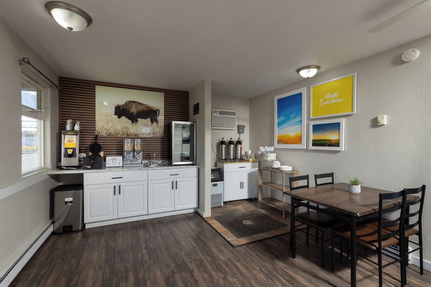 More Photos Of 109 16th St, Wheatland Hotel For Sale