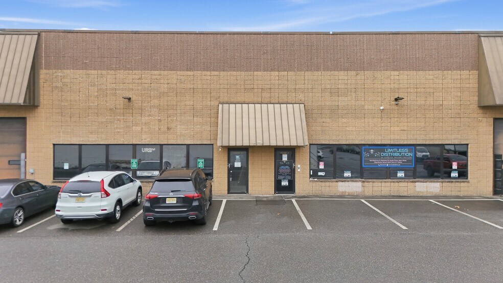 More Photos Of 610 Ryan Ave, Westville Warehouse For Lease