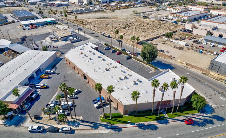 More Photos Of 45116 Commerce St, Indio Service For Sale
