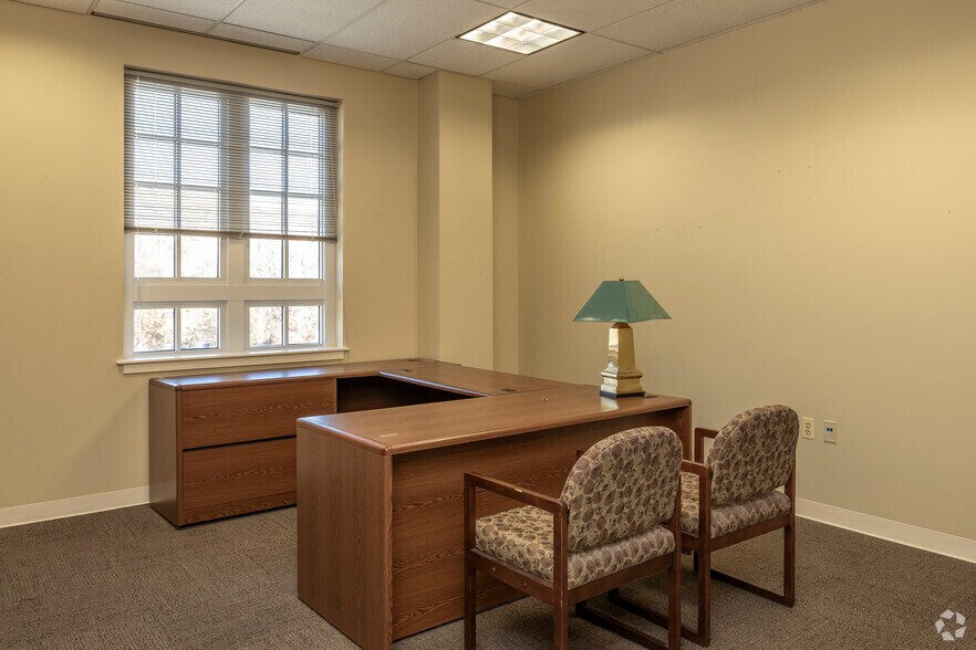 More Photos Of 920 Ridgebrook Rd, Sparks Office For Sale