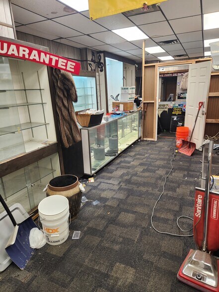 More Photos Of 3149 Kensington Ave, Philadelphia Storefront For Sale