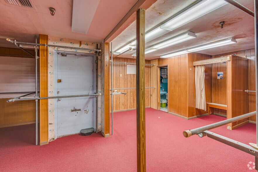 More Photos Of 2601 NW 6th Ave, Miami Freestanding For Sale