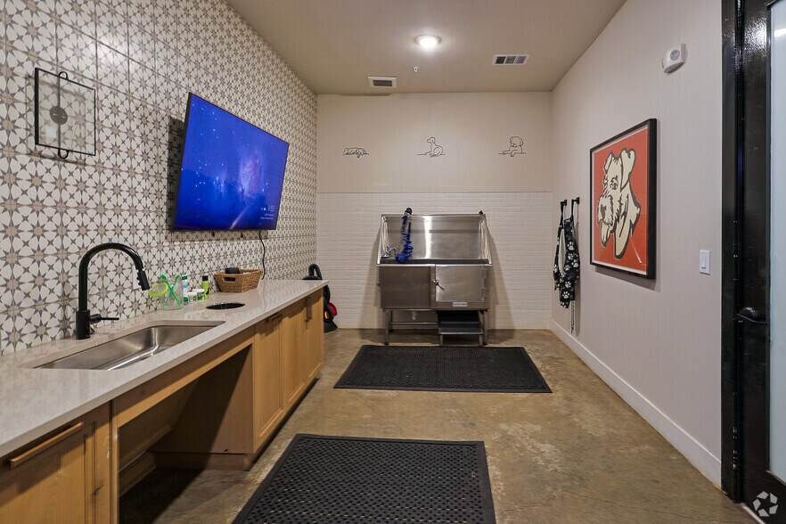 More Photos Of 4910 E 7th St, Austin Coworking Space