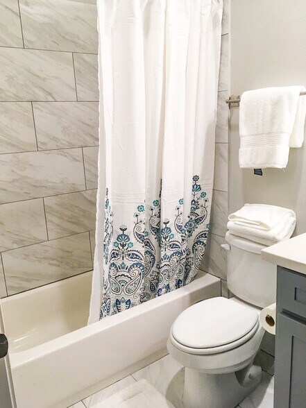 More Photos Of 304 Redmond Dr, College Station Multifamily For Sale