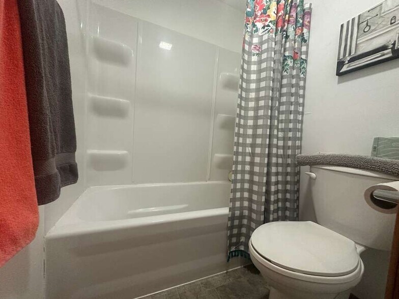 More Photos Of 810 E US Hwy 275, Ewing Hotel For Sale