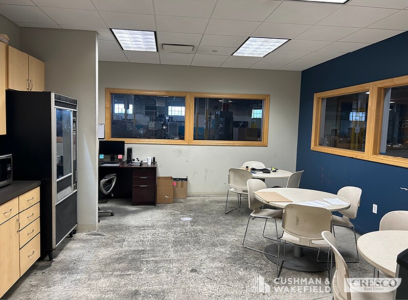 More Photos Of 323-341 Eddy Rd, Cleveland Manufacturing For Sale