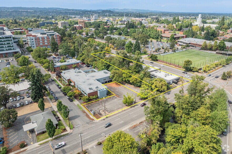 More Photos Of 515 12th St SE, Salem Freestanding For Sale