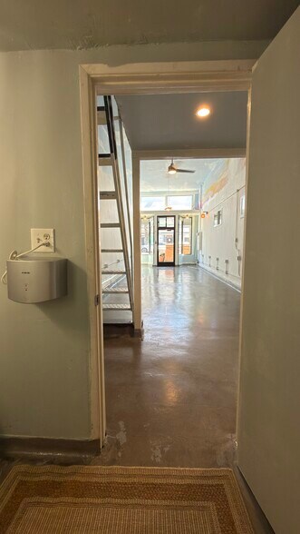 More Photos Of 5329 Fairfax Ave, Oakland Storefront For Lease