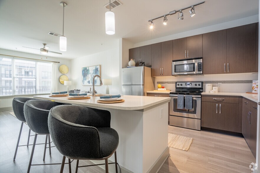 More Photos Of 6000 Avalon Blvd, Alpharetta Storefront Retail Office For Lease