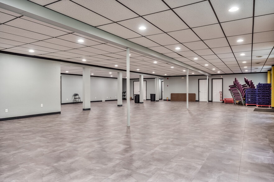 More Photos Of 4312 20th St, Rockford Religious Facility For Sale