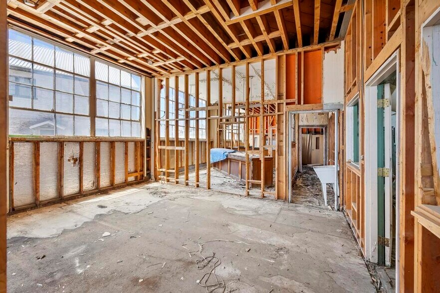 More Photos Of 244 Anaconda Rd, Butte Warehouse For Sale