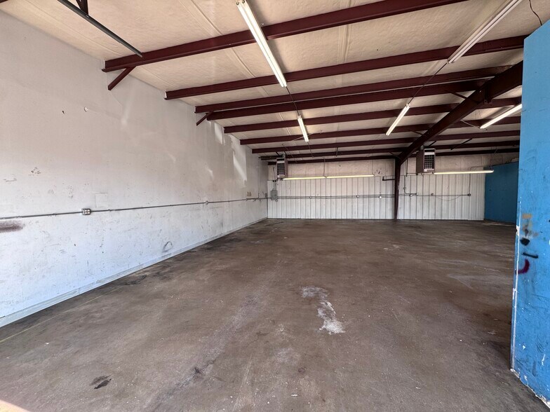 More Photos Of 102 S 111th Ave, Tulsa Warehouse For Sale
