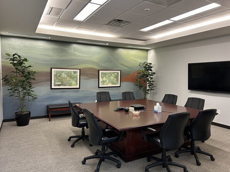 More Photos Of 625 S Main St, Zionsville Office For Sale