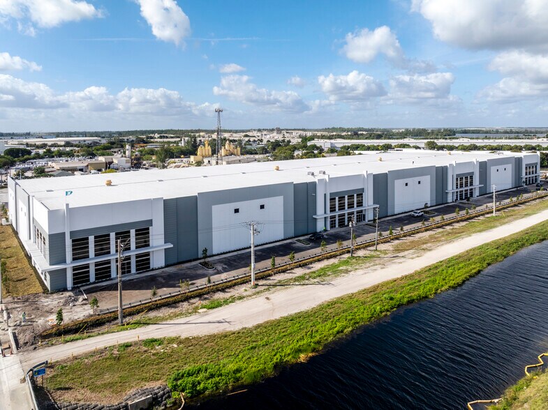 More Photos Of 10900 NW 128th Street, Medley Warehouse For Lease