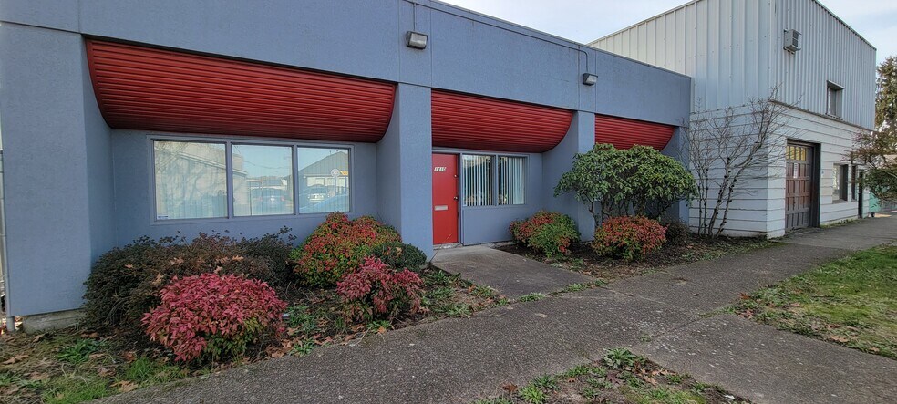 Primary Photo Of 1410 Madison St, Salem Flex For Lease