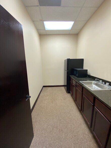 More Photos Of 1034 Wildewood Centre Dr, Columbia Medical For Lease