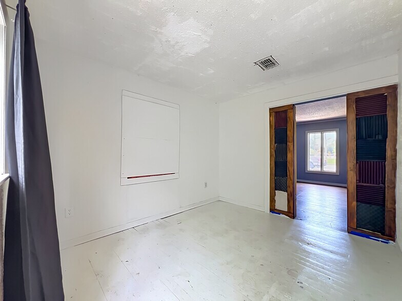 More Photos Of 180 S County Road 427, Longwood General Retail For Lease