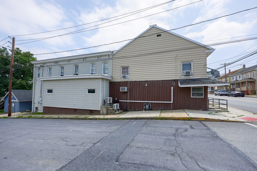 More Photos Of 601 S Front St, Wrightsville Specialty For Sale