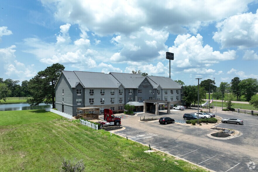 More Photos Of 3051 White Blvd, Pearl Hotel For Sale