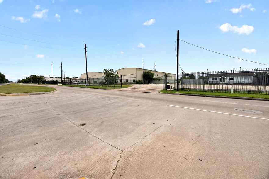 More Photos Of 12222 N Houston Rosslyn Rd, Houston Land For Lease