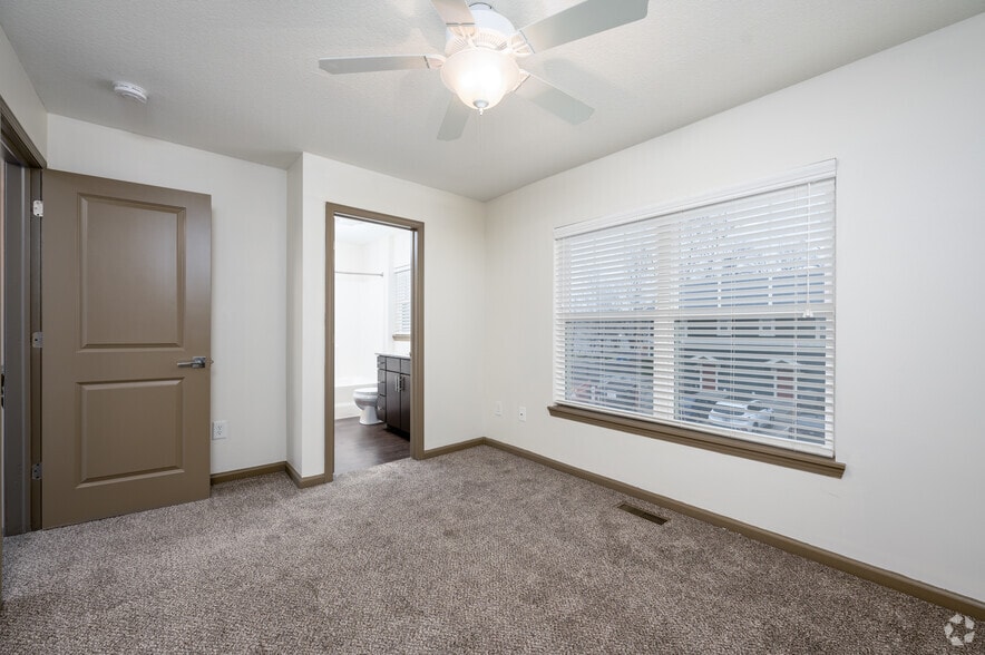 More Photos Of 6159 Winthrop Ave, Indianapolis Apartments For Sale