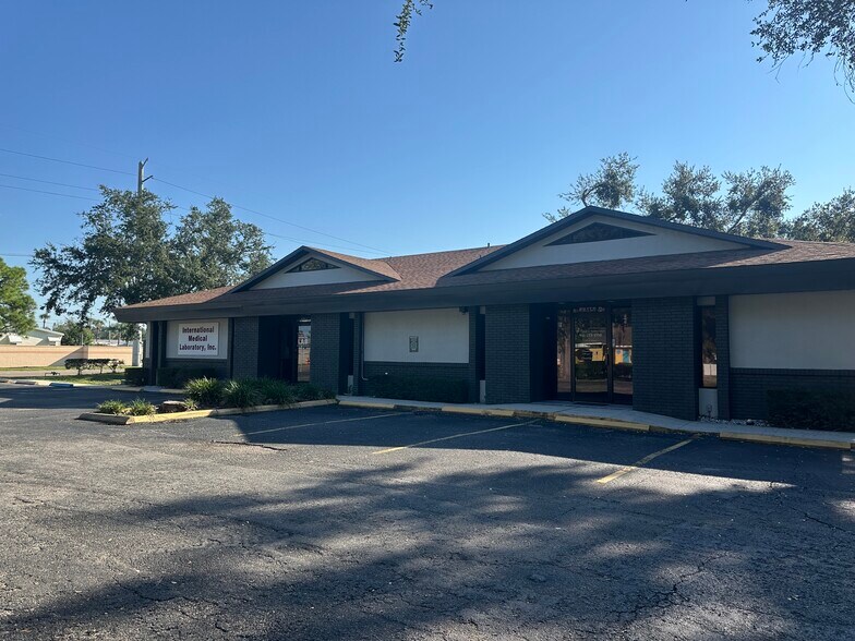 More Photos Of 708 53rd Ave E, Bradenton Office For Lease