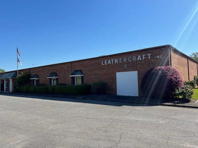 More Photos Of 1120 1st St W, Conover Unknown For Lease