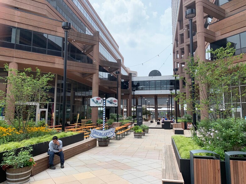 More Photos Of 8405 Colesville Rd, Silver Spring Unknown For Lease