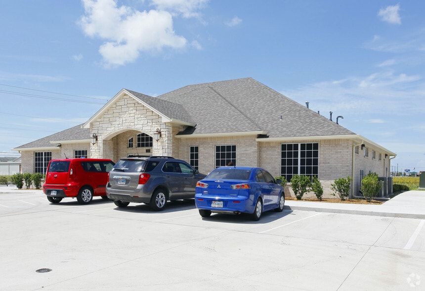 More Photos Of 7326 S Staples St, Corpus Christi Medical For Sale