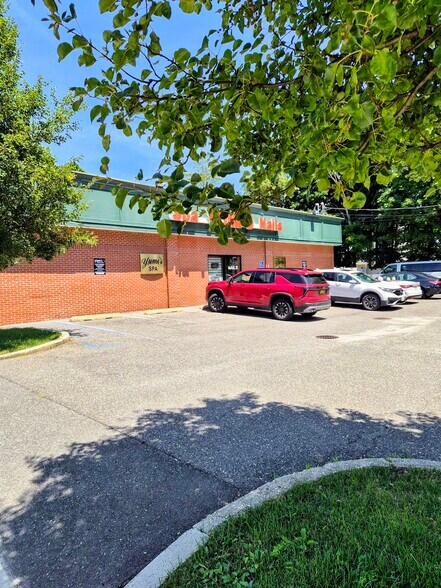 More Photos Of 405-407 Lake Ave, Saint James Freestanding For Sale