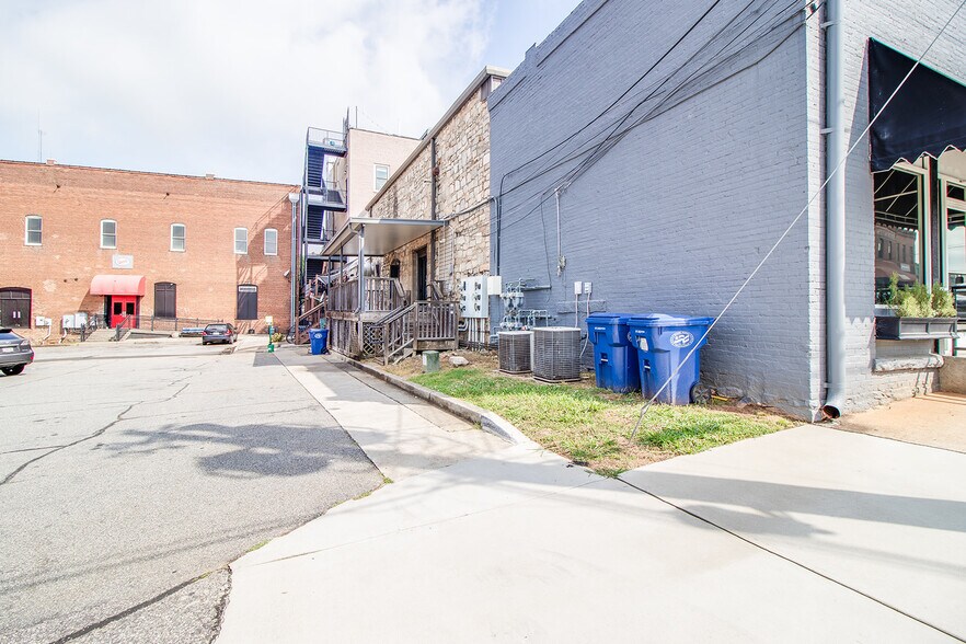 More Photos Of 21 E Athens St, Winder General Retail For Sale