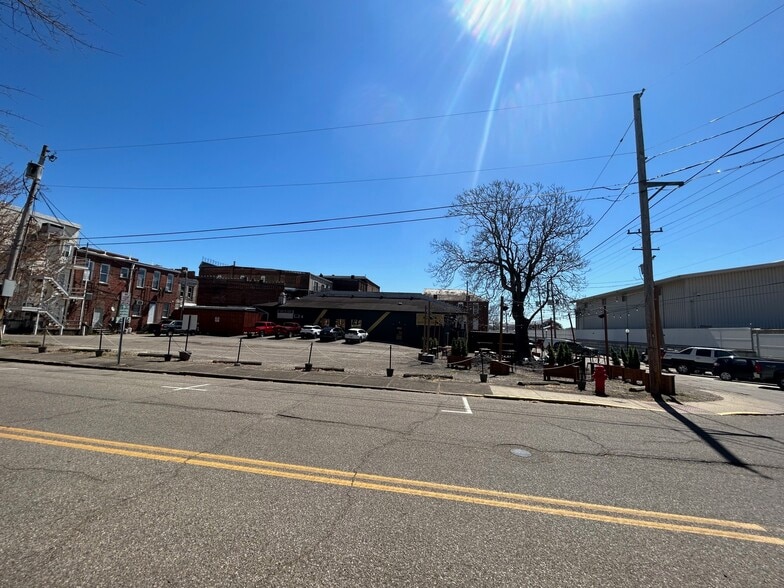 More Photos Of 181 Front St, Marietta Restaurant For Lease