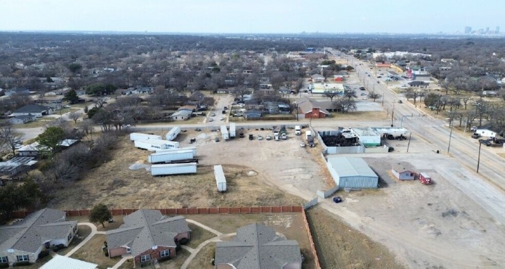 More Photos Of 4612 E Berry St, Fort Worth Freestanding For Sale