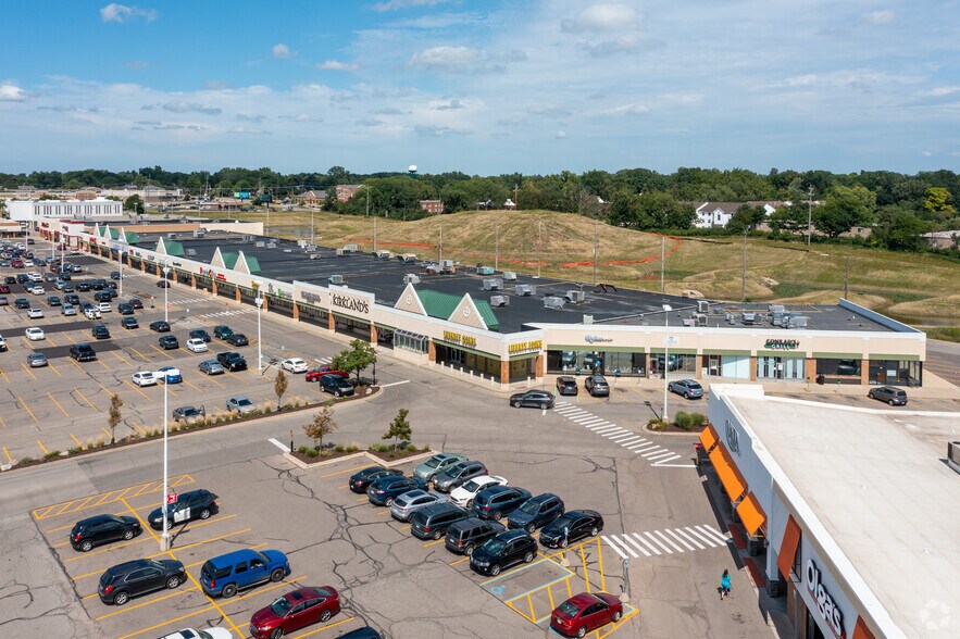 More Photos Of 310 N Clippert St, Lansing Unknown For Lease