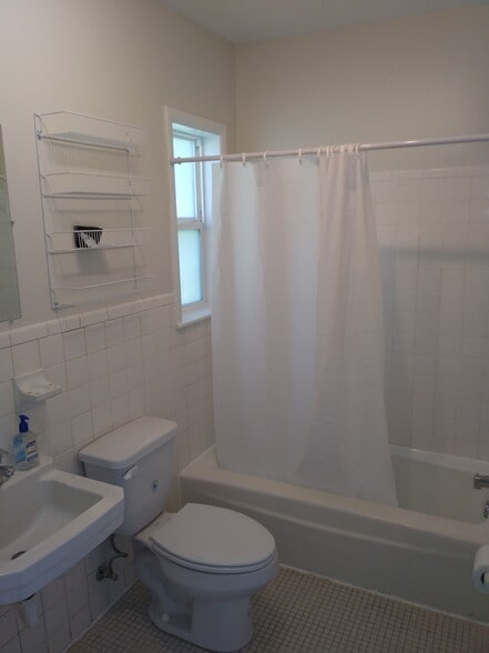 More Photos Of 2806-2812 Evergreen Rd, Brunswick Apartments For Sale